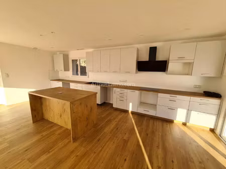 location maison 4 pièces 102 m2 à draguignan