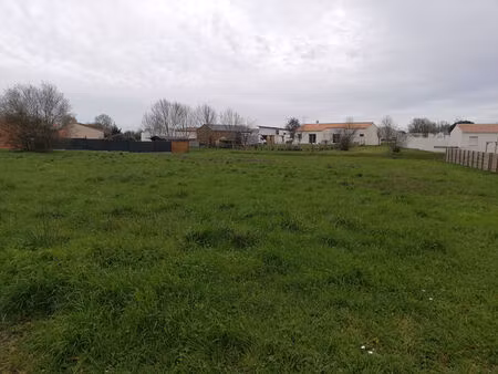 vente terrain 4 pièces  856.00m²  le champ