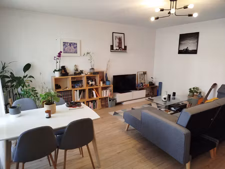 appartement t2 meublé avec parking et terrasse