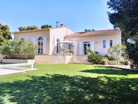 superbe villa de plain-pied avec piscine à vendre à l'isle sur
