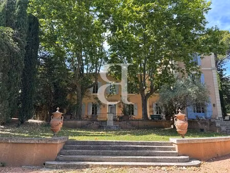 ancien monastère au coeur d'un parc de plus de 3ha région vais