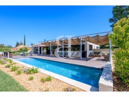 villa contemporaine de plain-pied en bord de sorgue un bien