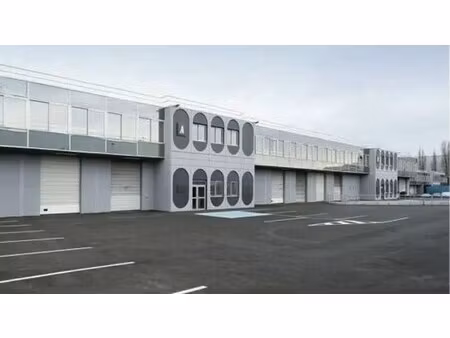 location entrepôt saint denis 93200 1571m²