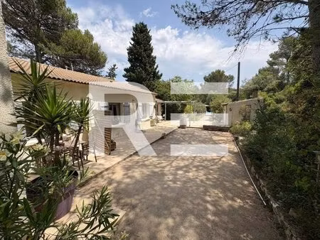 a vendre dans les hauteurs de nimes maison de 168 m²