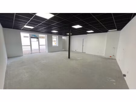 local commercial 60 m² entièrement rénové !