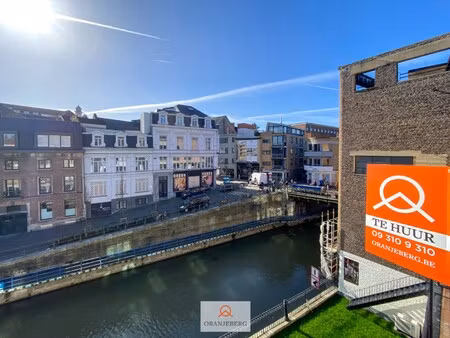 prachtig ruime duplex in hartje gent met zicht op water