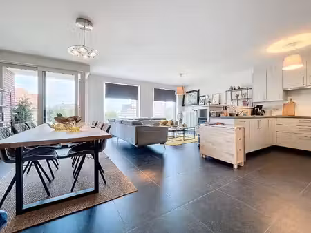 prachtig en heel ruim duplex-appartement in het centrum van passendale