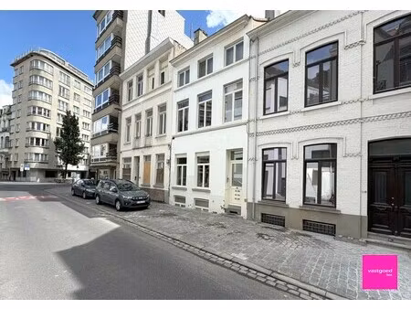 prachtig gerenoveerd appartement met 1 slaapkamer  hartje oostende