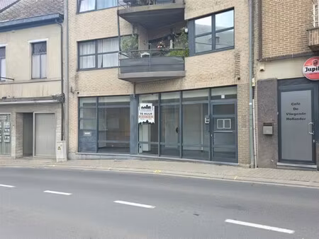 handelspand/kantoor van 372m² in het hart van denderhoutem