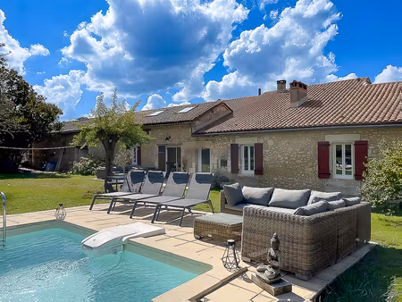 charmante propriété en pierre  254 m² à l'ouest de perigueux 24000