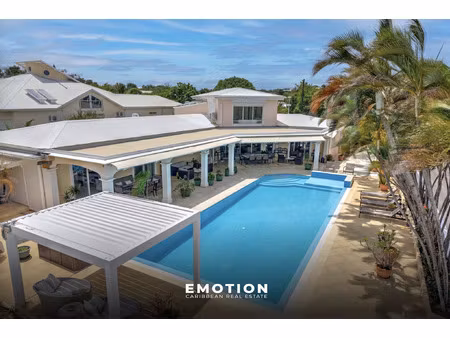 villa t7 avec piscine  vue mer  le gosier