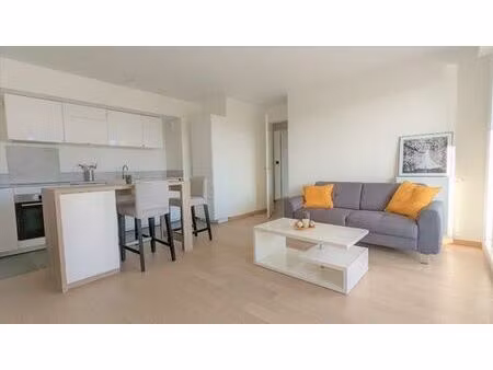 appartement de luxe de 3 pièces en location à courbevoie  france