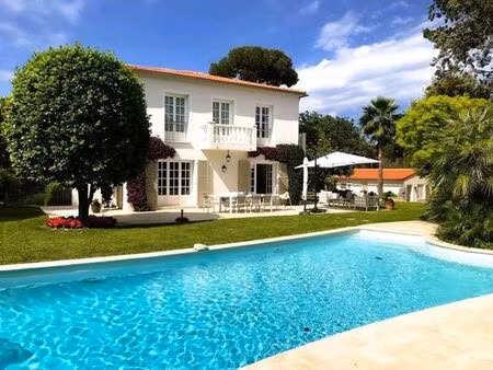 villa de 6 pièces de luxe en location antibes  france