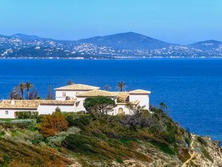 villa de luxe de 14 pièces en location saint-tropez  france
