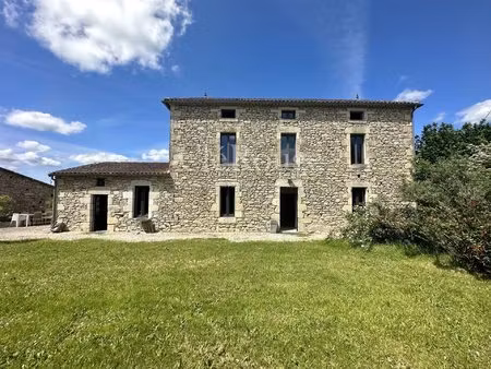 magnifique maison en pierre à égale distance de duras et de monsegur