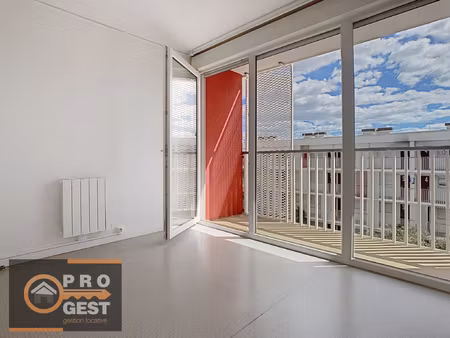 location- t1 bis - proche facultés - toutes charges comprise