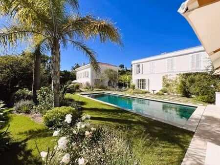 villa de luxe de 5 pièces en location antibes  provence-alpes-côte d'azur