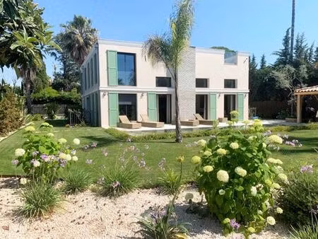 villa de luxe de 8 pièces en location antibes  france
