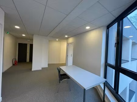 location bureaux 146 m² à 190 m²