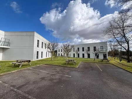 location bureaux 70 m² à 1 074 m²