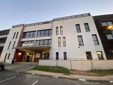 location bureaux 78 m² à 932 m²