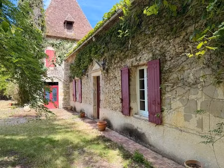 propriété de caractère sur 3 hectares un véritable havre de paix à réinventer