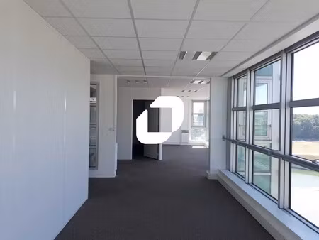 location bureaux 65 m² à 370 m²