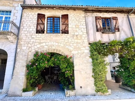 belle maison de village du 14e siècle