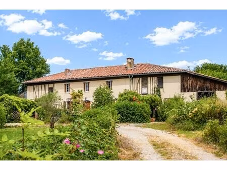 maison de campagne superbe emplacement en périphérie du village de charlas