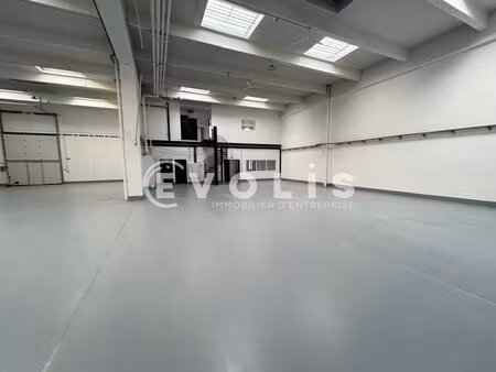 location bureaux 305 m² à 5 710 m²