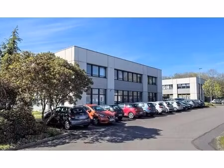 location bureaux 131 m²