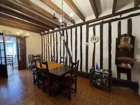 maison noble et de caractère avec jardin