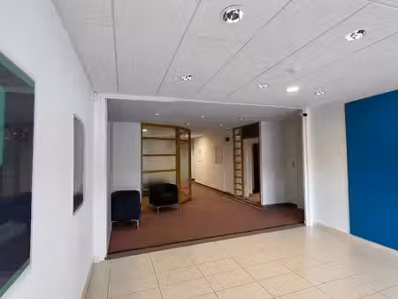 location commerce plescop 56890 182m²