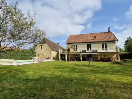 vente maison 9 pièces 212 m² à le bugue (24260)  399 000 €