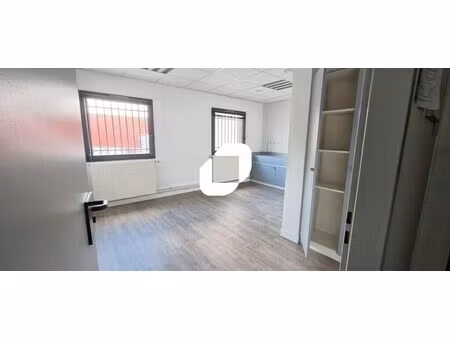 location commerce torcy 77200 476m²