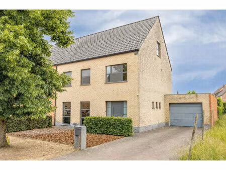 huis te koop in zoersel met 3 slaapkamers