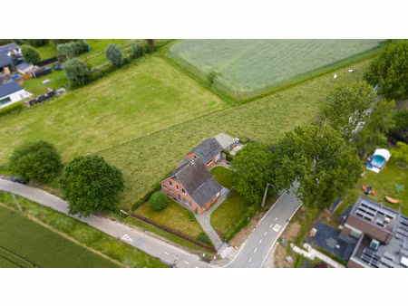 huis te koop in zwijndrecht met 3 slaapkamers
