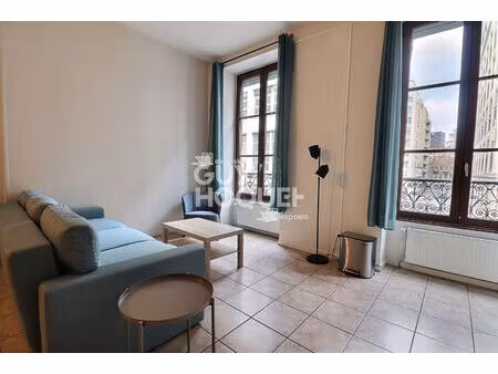 t2 meublé de 49m² rénové / saxe-gambetta