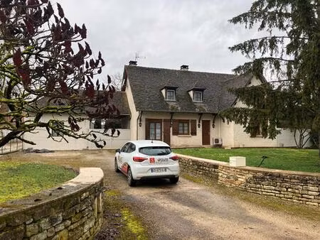 belle propriété à fontaines