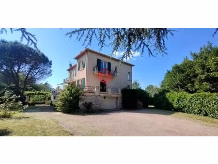 élégante résidence familiale avec piscine intérieure  verger et potentiel chambres hotes