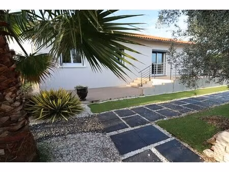 maison t5 gaillac avec piscine  pool house  et grand garage.