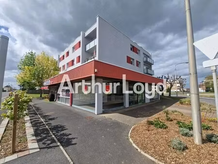 location commerce mezidon vallee d auge 14270 55m²