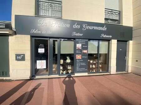 location commerce clamart 92140 90m²