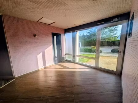 location commerce saint ave 56890 40m²