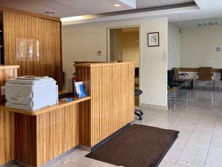 vente bureaux et commerces à angers (49000) : à vendre / 130m² angers