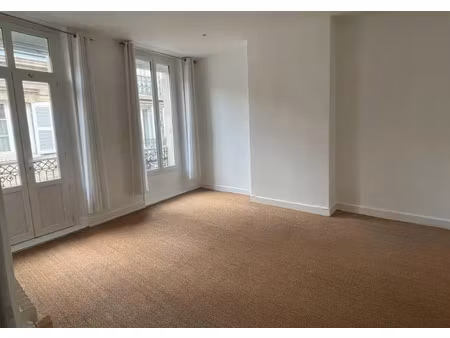 location appartement 1 pièce 36 m² à bordeaux (33000)