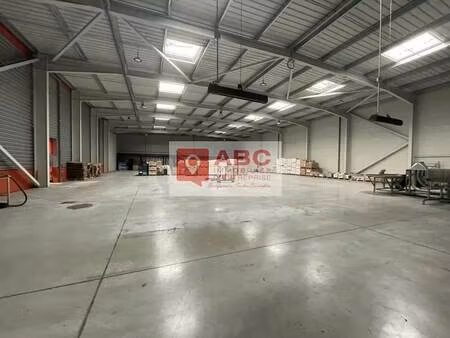 location local d’activités lunel 34400 3900m²