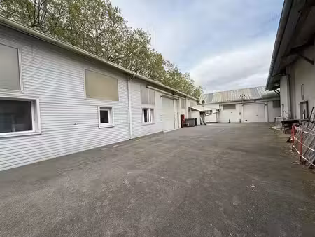 location entrepôt saint-denis 93210 640m²