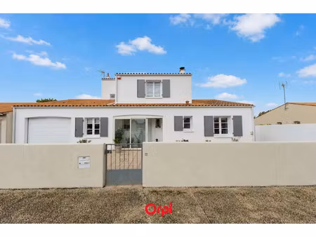 vente maison 5 pièces 155 m² la rochelle (17000)