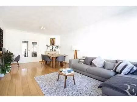 plasky  magnifique appartement +/- 96 m² 2 chambres + cave